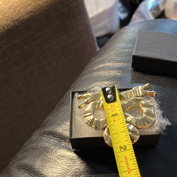 Vintage Gold Tone Bow Pin. - Picture 4 of 5